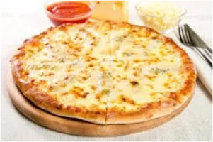 Tomaat, kaas, gorgonzola, mozzarella, Parmezaanse kaas en oregano