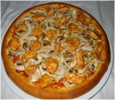 Tomaat, kaas, kipfilet, champignons, ui en oregano