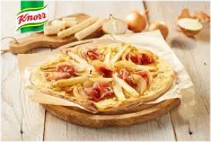 Tomaat, kaas, ham, asperges, ui en oregano